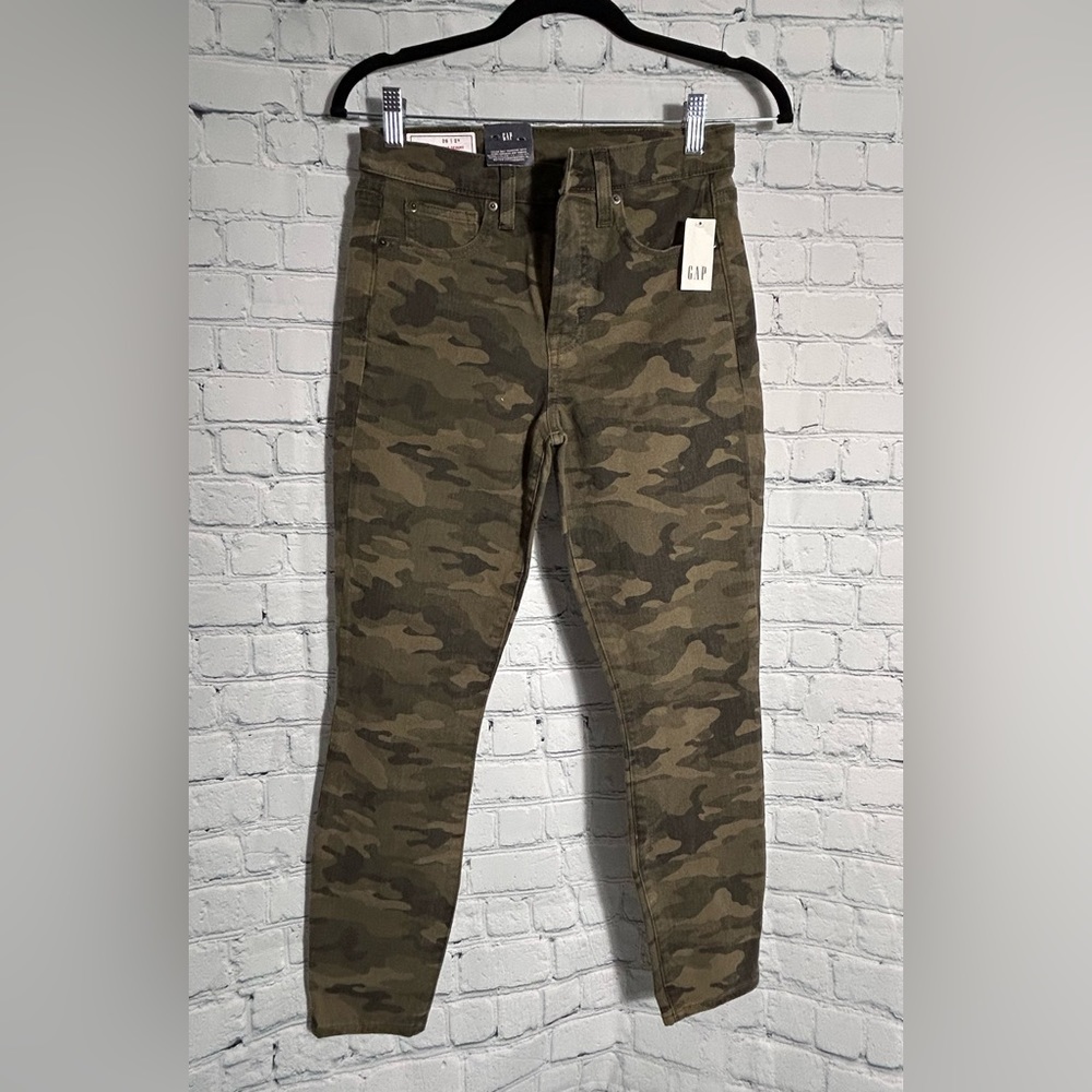 GAP Camouflage Skinny Jean Size 2 Short
